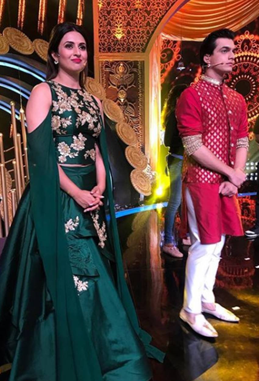 ganesh chaturthi special, divyanka tripathi, sanjeeda shekh, karishma tanna, sui dhaga star, varun dhawan and anushka sharma, sui dhaga star varun dhawan, sui dhaga actress anushka sharma, celebs celebrating ganesh chaturthi, entertainment news, bollywood news, television news, entertainment news, bollywood news,entertainment news, bollywood news, television news, entertainment news, bollywood news