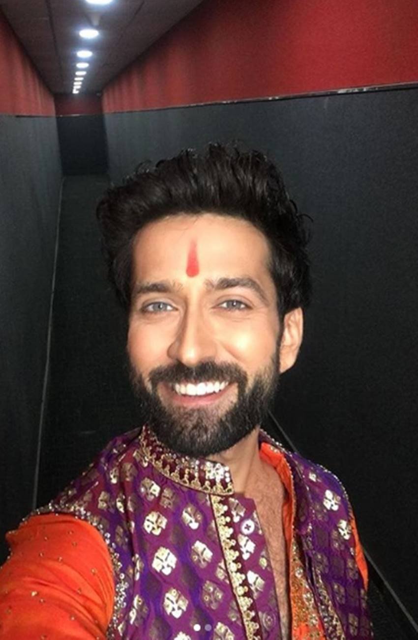 ganesh chaturthi special, divyanka tripathi, sanjeeda shekh, karishma tanna, sui dhaga star, varun dhawan and anushka sharma, sui dhaga star varun dhawan, sui dhaga actress anushka sharma, celebs celebrating ganesh chaturthi, entertainment news, bollywood news, television news, entertainment news, bollywood news,entertainment news, bollywood news, television news, entertainment news, bollywood news