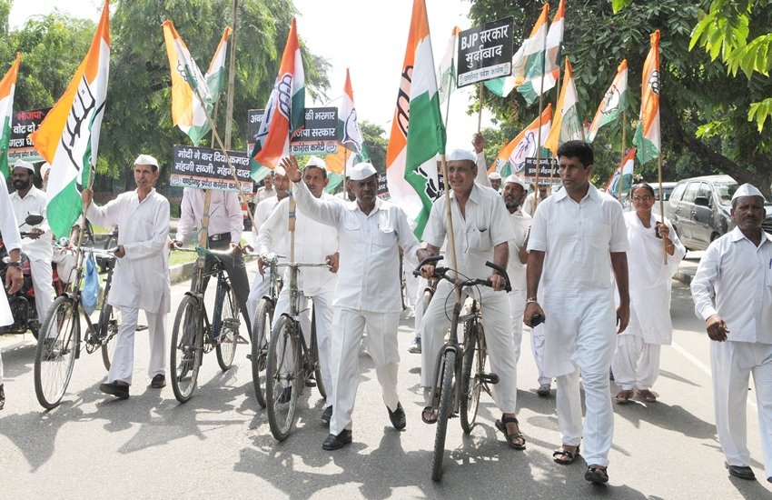 कांग्रेस सेवा दल के कार्यकर्ता (एक्सप्रेस आर्काइव फोटो)