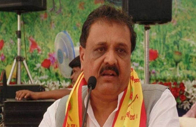 गुजरात: कांग्रेस विधायक पर महिला दारोगा ने लगाया अभद्रता का आरोप, पहुंची महिला आयोग