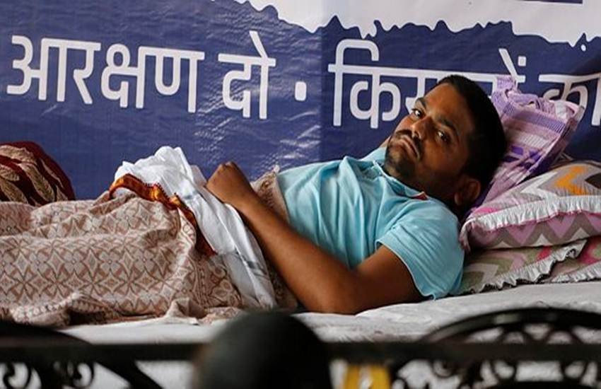"Hardik Patel, Patidar Leader, Fast unto Death, Reservation, Patidars, Treatment, Arvind Kejriwal, AAP, Delhi CM, Jindal Naturecure Institute, Bangaluru, Karnataka, Close Aide, Nikhil Savani, National News, Hindi News
