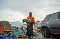 Indonesia Earthquake: इंडोनेशिया में भूकंप के बाद सुनामी से तबाही, अब तक 384 लोगों की मौत