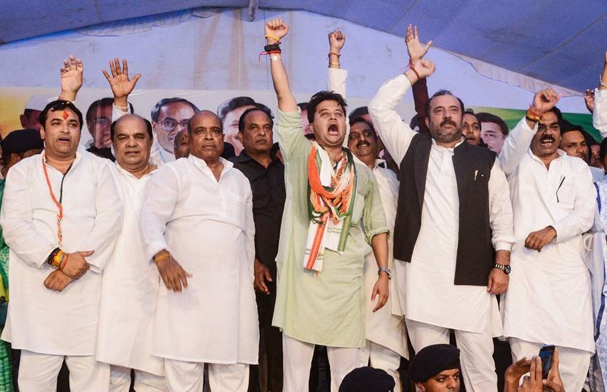 एक चुनावी सभा के दौरान कांग्रेस नेता ज्‍योतिरादित्‍य सिंधिया। (Photo : PTI)