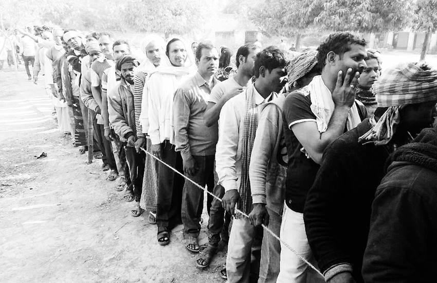 राजनीति में अपराधियों का प्रवेश न हो, इसके लिए सर्वोच्च अदालत ने विधायिका को ही सख्त कानून बनाने की हिदायत दी है। 