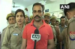 लखनऊ एनकाउंटर: विवेक को गोली मारने वाला सिपाही बोला- CM के निर्देश पर दर्ज नहीं हो रही हमारी FIR