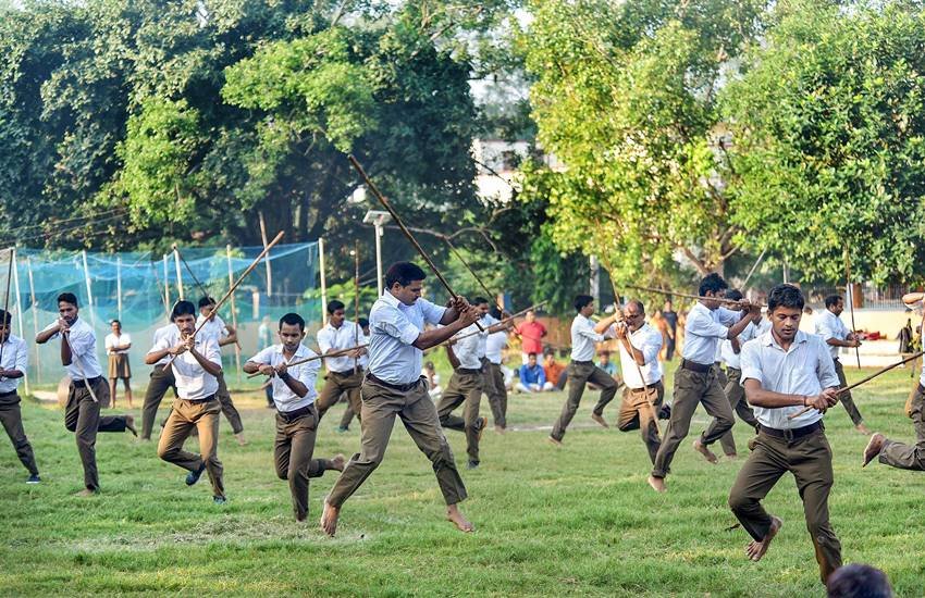 पटना में अभ्‍यास करते स्‍वयंसेवक। (Photo : PTI/File)