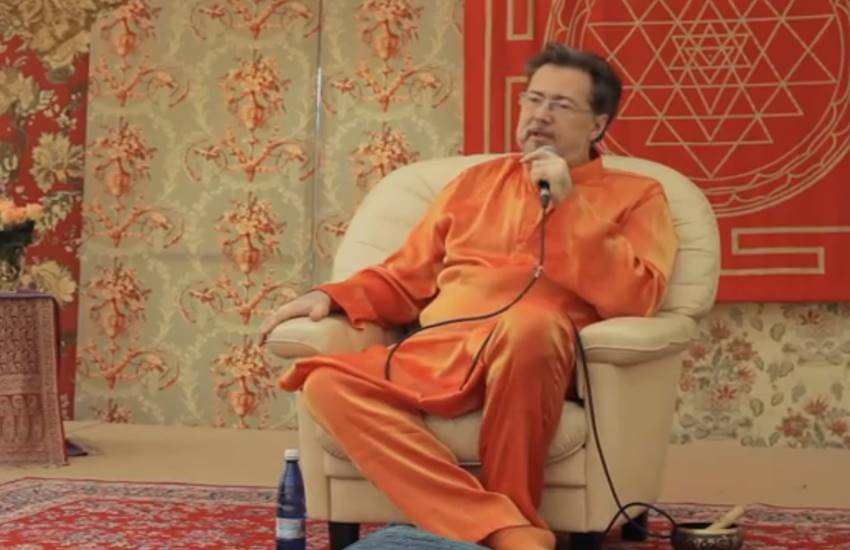 swami vivekanand saraswati, yoga school thailand