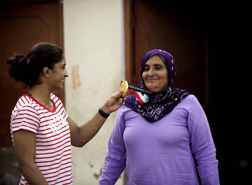 vinesh phogat, vinesh phogata asian games, vinesh phogat balali, first indian woman wrestler, first indian woman wrestler gold medal, asian games, olympic gold