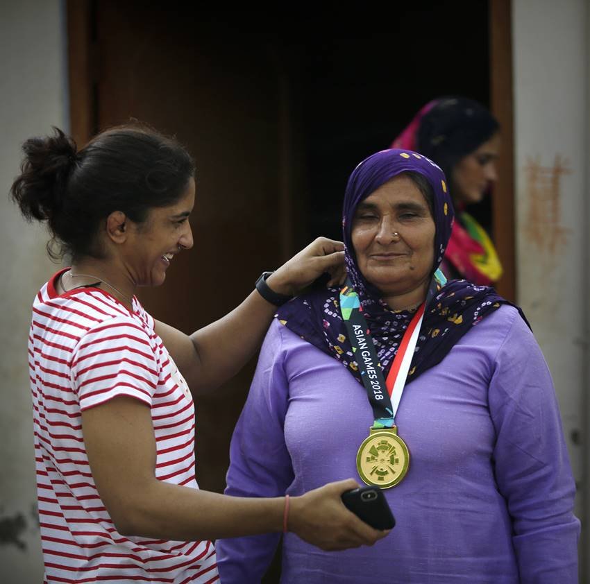 vinesh phogat, vinesh phogata asian games, vinesh phogat balali, first indian woman wrestler, first indian woman wrestler gold medal, asian games, olympic gold