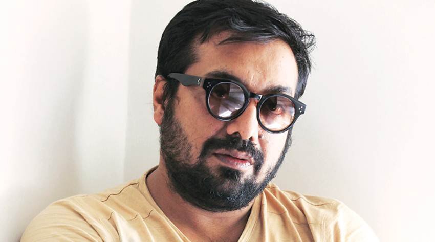 अनुराग के दिमाग में कहानियां घूमती रहती हैं। फिल्मों से बेइंतहा मोहब्बत है, इसलिए उनकी खास कद्र भी करते हैं। एक ऐसे दौर में जब पाइरेसी का बाज़ार चरम पर है, अनुराग ने अपने पूरे जीवन में महज कुछ फिल्मेें ही पायरेटेड देखी हैं। उनके घर में एक बहुत बड़ी लाइब्रेरी है जहां दुनिया भर की ओरिजिनल फिल्मों का कलेक्शन देखा जा सकता है। बॉलीवुड में फिल्म के कद्रदानों के बीच अनुराग की ये लाइब्रेरी काफी चर्चा में रहती हैं। बचपन में वो अपने स्कूल के बच्चों की तरह फर्राटेदार इंग्लिश नहीं बोल पाते थे, इसलिए ज्यादा समय दोस्तों की जगह किताबों में बीतने लगा। Dostoevsky और काफ्का जैसे कई महान साहित्यकारों का लिखा वे अपने जीवन के शुरूआती दौर में ही पढ़ चुके थे। आठवीं में सुसाइड पर कहानी लिखने के चलते उनके स्कूल टीचर्स ने घर पर बात बता दी थी। हालांकि हिदायतों के बावजूद अनुराग ने कभी लिखना नहीं छोड़ा।