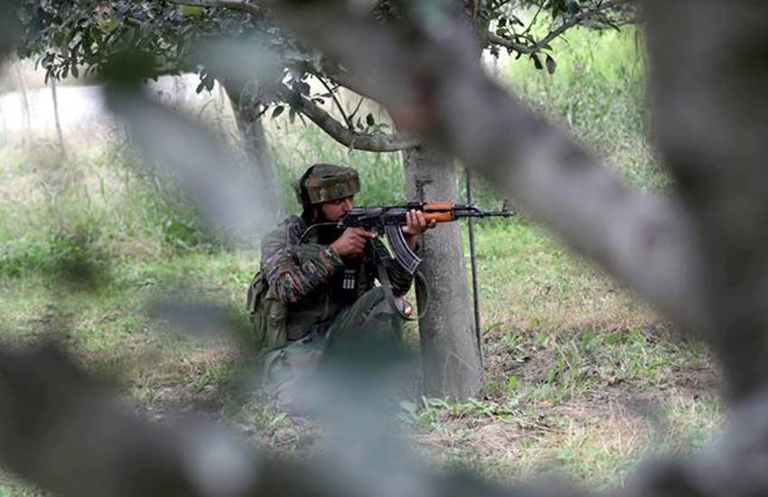 अफस्पा से संबंधित मामलों पर अदालतों के हालिया निर्देशों के कारण अभियान में जुटी सैन्य इकाइयों द्वारा ‘अत्यधिक सतर्कता’ बरते जाने की खबरें सामने के बाद सेना ने अभियान का तरीका बदलने की कवायद शुरू की है। 