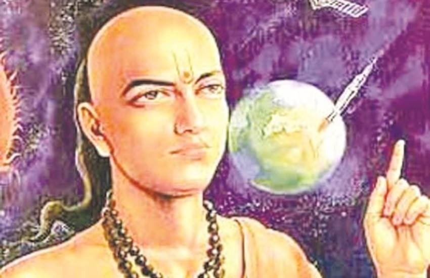  आर्यभट की छवियां भी उन्हें ब्राह्मण के रूप में दर्शाती हैं। जैसे कि विकिपीडिया की छवि (जो पुणे के आईयूसीएए में आर्यभट की मूर्ति की है) जो उन्हें जनेऊ पहने हुए दिखाती है। 