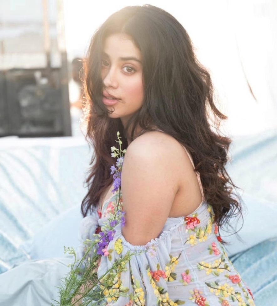 Nushrat Bharucha, Loveratri, Aayush Sharma, Warina Hussain, Sui Dhaaga, Varun Dhawan, Anushka Sharma, Anil Kapoor, Rhea Kapoor, Swara Bhaskar, Vikraaditya Motwane, Shah Rukh Khan, Saif Ali Khan, Sunny Leone, Shilpa Shetty, Deepika Padukone, Kiara Advani, Neha Dhupia, Mandana Karimi and Kalki Koechlin. Taimur Ali Khan, Inaaya Naummi Kemmu, Janhvi Kapoor