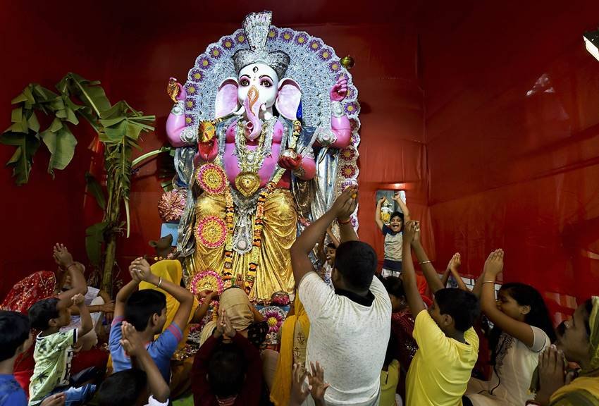 : ganesh chaturthi, ganesh chaturthi 2018, happy ganesh chaturthi, happy ganesh chaturthi 2018, ganesh chaturthi images, happy ganesh chaturthi images, happy ganesh chaturthi status, ganesh chaturthi status, ganesh chaturthi wishes, vinayaka chaturthi