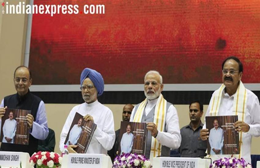  किताब के विमोचन के मौके पर मोदी, नायडू और पूर्व पीएम मनमोहन सिंह 