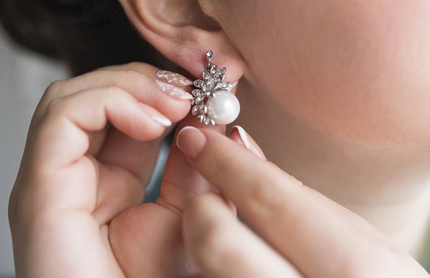 Pearl, Pearl facts, Pearl benefits, Pearl Ornaments, Ornaments of pearls, Pearl and moon, Pearl unknown facts, story on Pearl, Pearl and religion, religion news