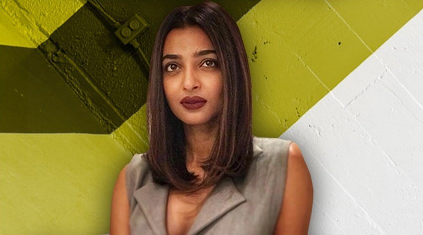 राधिका, अभिनेताओं और अभिनेत्रियों के बीच सैलरी में असमानता को लेकर भी काफी मुखर रही हैं। राधिका मानती हैं कि इंडस्ट्री में भेदभाव हैं। वे कहती हैं कि यहां अभिनेताओं को अभिनेत्रियों से तीन गुना ज़्यादा पैसा मिलता है। हमारे देश में कितने सारे एक्टर सुपरस्टार्स हैं लेकिन बहुत कम अभिनेत्रियां हैं जो सुपरस्टार के दर्जे को हासिल कर पाई हैं। ये इंडस्ट्री की वजह से ही है। ये हमारी सोसाइटी की वजह से है। अगर दीपिका और प्रियंका की फिल्में सलमान खान की फिल्मों की तरह सुपरहिट होने लगेंगी तो हमारे देश में भी फीमेल सुपरस्टार्स होंगी लेकिन लोग इस बात को पचा नहीं पाते हैं कि एक महिला एक्टर भी सुपरस्टार का स्तर हासिल कर सकती है।
