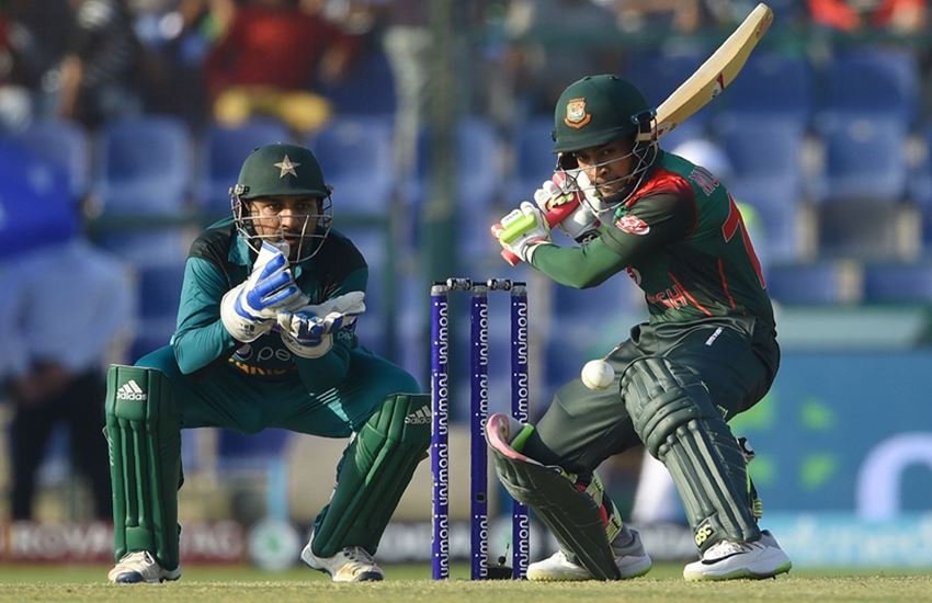 पाकिस्तान के खिलाफ बल्लेबाजी करते मुशफिकुर रहीम। (Photo Courtesy: ICC)