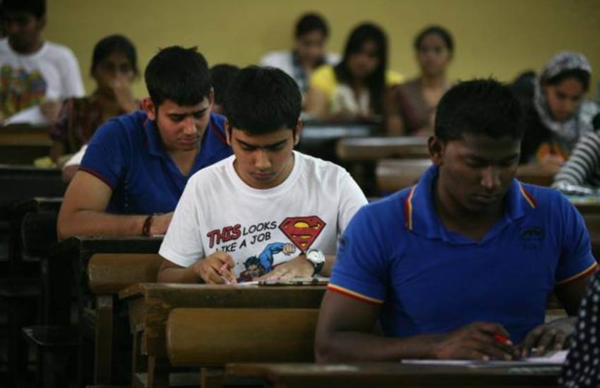 RRB Group D Admit Card 2018: आरआरबी ग्रुप डी में 62,907 पदों पर भर्ती होनी है। RRB Group D Admit Card 2018: आरआरबी ग्रुप डी में 62,907 पदों पर भर्ती होनी है।