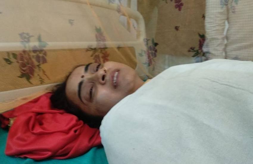 पूर्व की सपा सरकार में राज्यमंत्री रहीं संगीता यादव संदिग्ध हालातों में झुलसीं। (Image Source: Twitter/@skumaradv143)