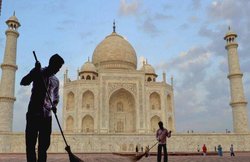 यूपी सरकार को सुप्रीम कोर्ट से राहत, ताज संरक्षण पर विजन डॉक्यूमेंट सौंपने के लिए डेढ़ महीने की मोहलत
