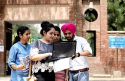 UPPSC Recruitment 2018: इन पदों पर होनी है भर्ती, अधिकतम सैलरी- 44,770 रुपये