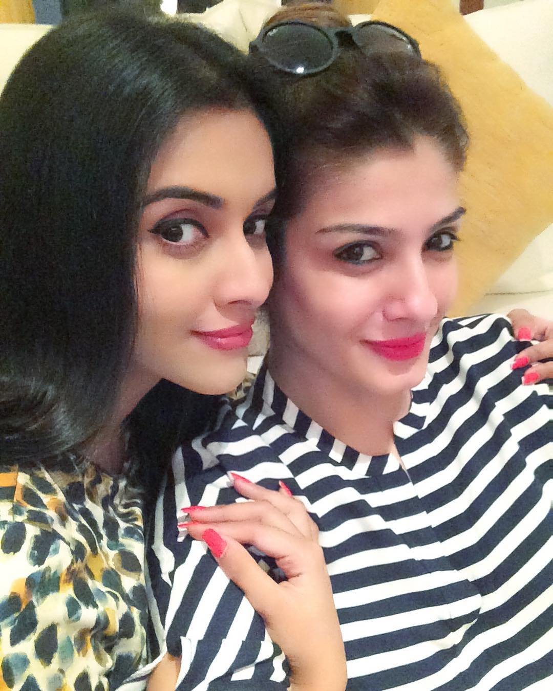 रवीना को उनके बर्थडे पर गजनी गर्ल असिन शर्मा ने विश किया है।