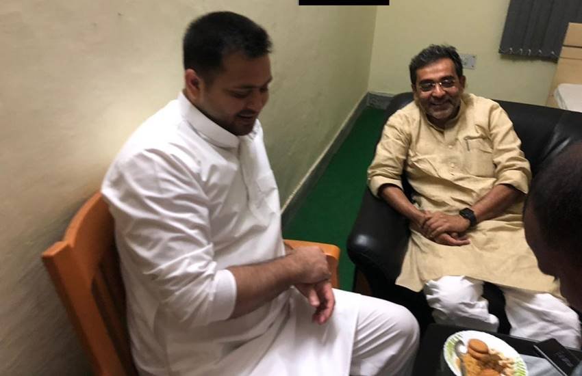 दोनों की यह मुलाकात अरवल सर्किट गेस्ट हाउस में हुई है। (फोटो एएनआई) दोनों की यह मुलाकात अरवल सर्किट गेस्ट हाउस में हुई है। (फोटो एएनआई)