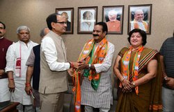 सिंधिया के नजदीकी समेत नगर पंचायत के सभी कांग्रेसी पार्षद बीजेपी में शामिल, विपक्ष का मिटा नामोनिशान