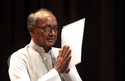मध्‍य प्रदेश: दिग्विजय सिंह ने बीजेपी के दिग्‍गज नेता के साथ साझा किया मंच, बताया प्रेरणास्रोत