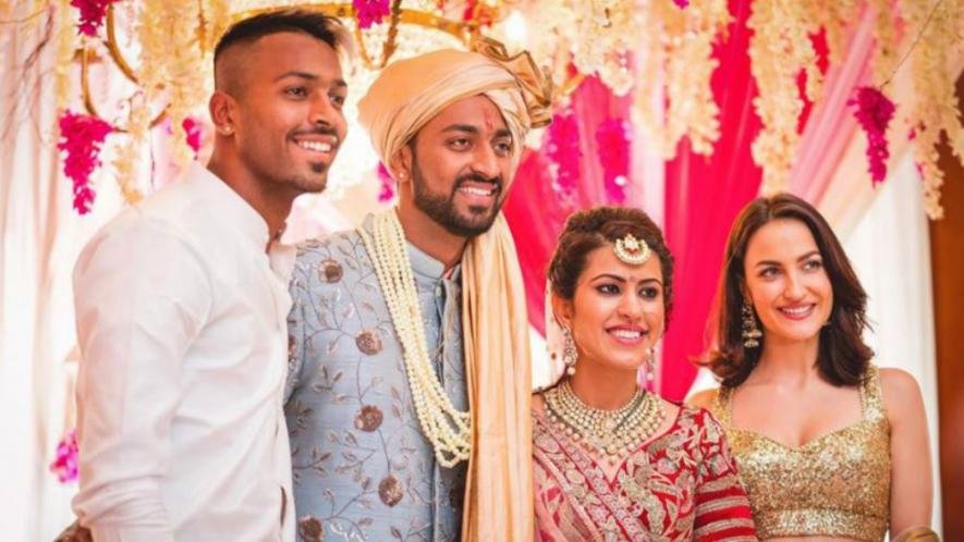 hardik pandya with elli avram, hardik pandya love affaire, hardik pandya happy birthday, hardik pandya birthday, hardik pandya cricket, hardik pandya love story, hardik pandya girl friend, hardik pandya latest pics
