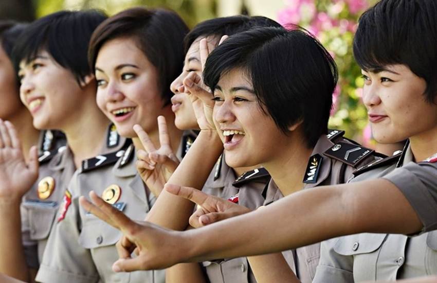 Indonesia Women Police 1200 Indonesia Women Police 1200