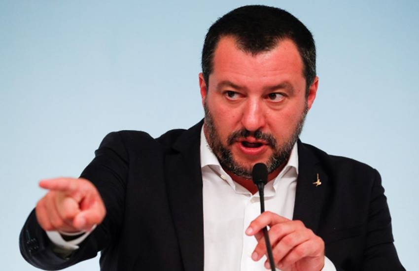 इटली के धुर दक्षिणपंथी गृहमंत्री मैटियो साल्विनी इटली के धुर दक्षिणपंथी गृहमंत्री मैटियो साल्विनी