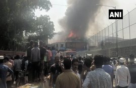 mumbai fire, mumbai fire news, mumbai fire accident news, lalmati fire news, lalmati fire accident, bandra fire station, mumbai fire news, bandra mumbai, bandra mumbai news, bandra mumbai fire news, Fire, Level-3, Slum, Lalmati, Bandra Fire Station, Opposite, Nagardas Road, Fire Tenders, Spot, Mumbai, Maharshtra, Hindi News