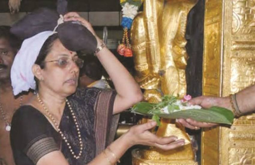 जब स्त्री ऋषिका के रूप में मंत्रद्रष्टा है, तो उसे वेद पढ़ने का अधिकार भी जन्म से है। फिर भी यह भ्रांति वर्षों से फैलाई जा रही है कि स्त्रियों को वेद-पुराण पढ़ने का अधिकार नहीं है। 