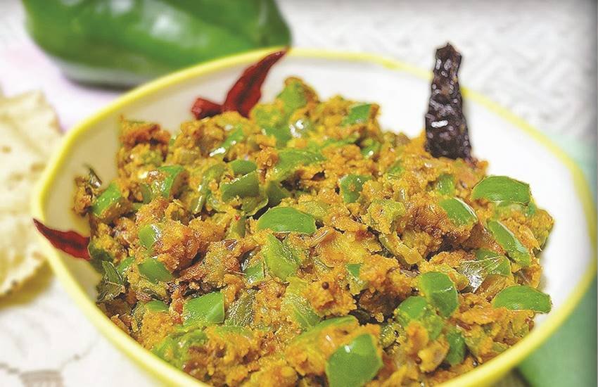 बेसन की मिठाइयां, कढ़ी, यहां तक कि गट्टे तो आपने बना कर बहुत खाए होंगे, पर इसके साथ हरी सब्जियां मिला कर कम ही खाई होंगी। कुछ हरी सब्जियों का बेसन के साथ बहुत अच्छा मेल बैठता है। बेसन की मिठाइयां, कढ़ी, यहां तक कि गट्टे तो आपने बना कर बहुत खाए होंगे, पर इसके साथ हरी सब्जियां मिला कर कम ही खाई होंगी। कुछ हरी सब्जियों का बेसन के साथ बहुत अच्छा मेल बैठता है।