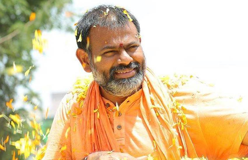 swami paripoornananda, bjp, joins, hindu vahini, yogi adityanath of south india, hindu vahini founder joins bjp, amit shah, swami paripoornananda, telangana assembly polls, स्वामी परिपूर्णानंद, बीजेपी, तेलंगाना विधानसभा चुनाव, Telangana polls, Telangana assembly polls, Swami Paripoornananda, Hindu Vahini, BJP, amit shah, india News, india News in Hindi, Latest india News, india Headlines, भारत समाचार