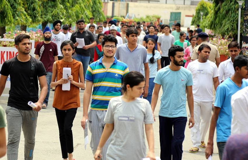 RRB Group D Admit Card 2018: 17 से 26 अक्‍टूबर तक होने वाली परीक्षा की केंद्र और शिफ्ट डिटेल्‍स जारी की जा चुकी हैं। (Photo : Express Archive)