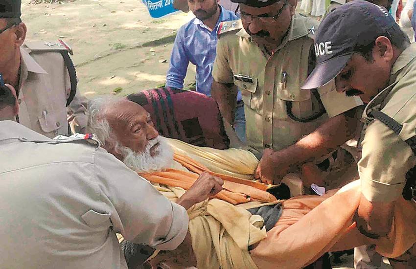 प्रोफेसर अग्रवाल ‘स्वामी सानंदह्ण की मौत के बाद कांग्रेस विभिन्न सामाजिक संगठनों तथा वैश्य समाज के विभिन्न संगठनों ने मशाल जुलूस, प्रदर्शन तथा धरने देने शुरू कर दिए हैं। प्रोफेसर अग्रवाल ‘स्वामी सानंदह्ण की मौत के बाद कांग्रेस विभिन्न सामाजिक संगठनों तथा वैश्य समाज के विभिन्न संगठनों ने मशाल जुलूस, प्रदर्शन तथा धरने देने शुरू कर दिए हैं।