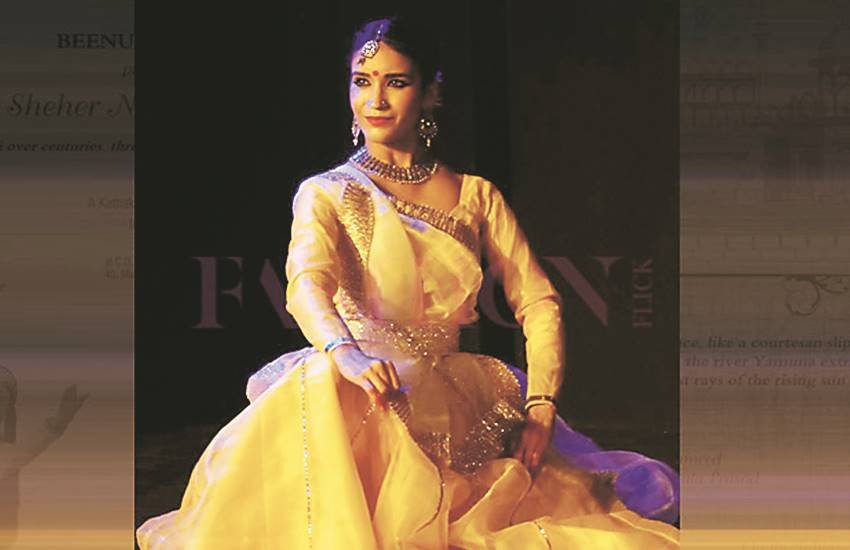 कथक नृत्यांगना शिवानी ने लखनऊ घराने की तकनीकी बारीकियों को तीन ताल में पेश किया। कथक नृत्यांगना शिवानी ने लखनऊ घराने की तकनीकी बारीकियों को तीन ताल में पेश किया।