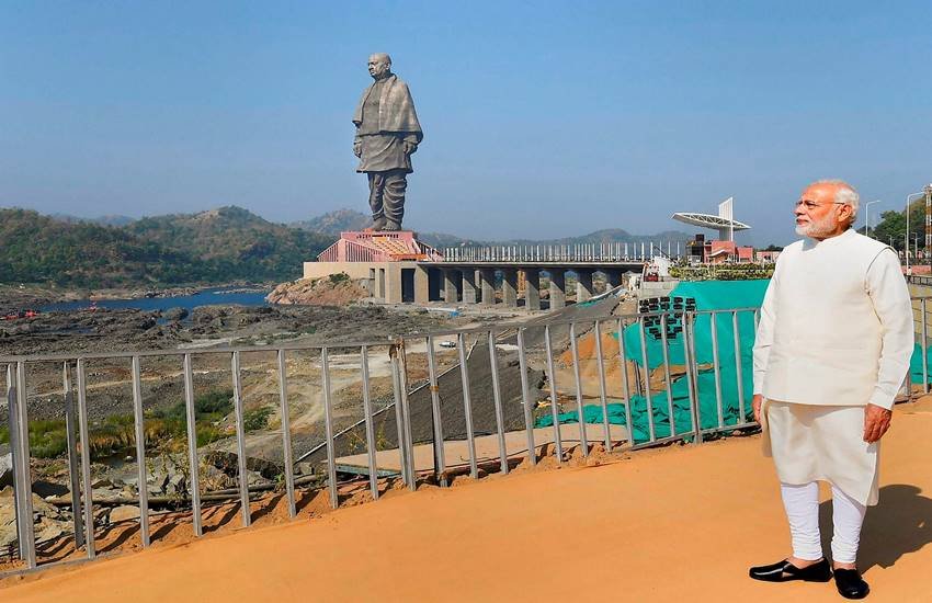 प्रधानमंत्री नरेंद्र मोदी ने 31 अक्‍टूबर को गुजरात में नर्मदा नदी के किनारे सरदार वल्‍लभ भाई पटेल की प्रतिमा का अनावरण किया। (फोटो सोर्स: पीटीआई)