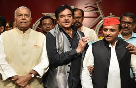 Shatrughan Sinha, BJP MP, Yashwant Sinha, Former Minister, Akhilesh Yadav, SP Chief, Lucknow, Baaghi, Attack, Narendra Modi, PM, Amit Shah, BJP National President, BJP, Rafale Deal, JP Narayan Jayanti, Lucknow, UP, State News, National News, Hindi News