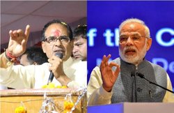 पीएम आवास योजना में मिले घरों से उखाड़े गए मोदी-शिवराज की तस्वीरों वाले टाइल्स
