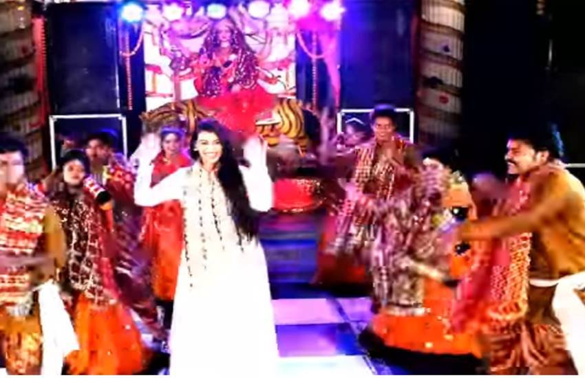 akshara singh, pawan singh, bhojpuri song