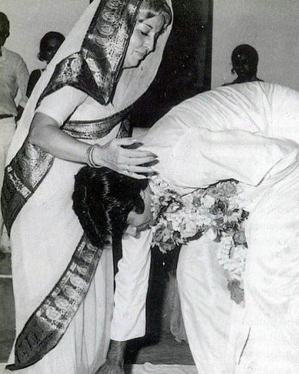Amitabh Bachchan, Happy Birthday Amitabh Bachchan, Amitabh Bachchan quotes, Amitabh Bachchan pics, Amitabh Bachchan movies, big bi, bg b rare pics, big b birthday, big unknown facts