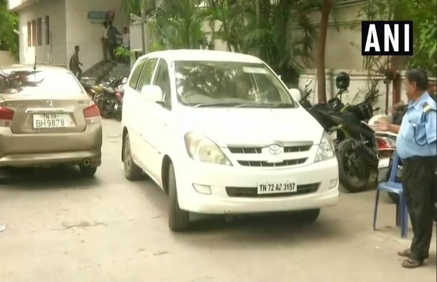 वीवी मिनरल्स के न्यूज चैनल के दफ्तर में भी छापा मारा गया।
(फोटो सोर्स : ANI)