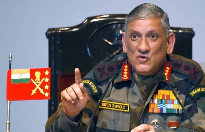 रावत ने अमेरिका के साथ भारत के बढ़ते संबंध पर रूस की चिंता यह कहते हुए दूर करने का प्रयास किया, ‘आप आश्वस्त रहिए कि जब हम कुछ प्रौद्योगिकी हासिल करने के लिए अमेरिका के साथ हाथ मिला रहे होते हैं तो हम स्वतंत्र नीति पर चलते हैं।’