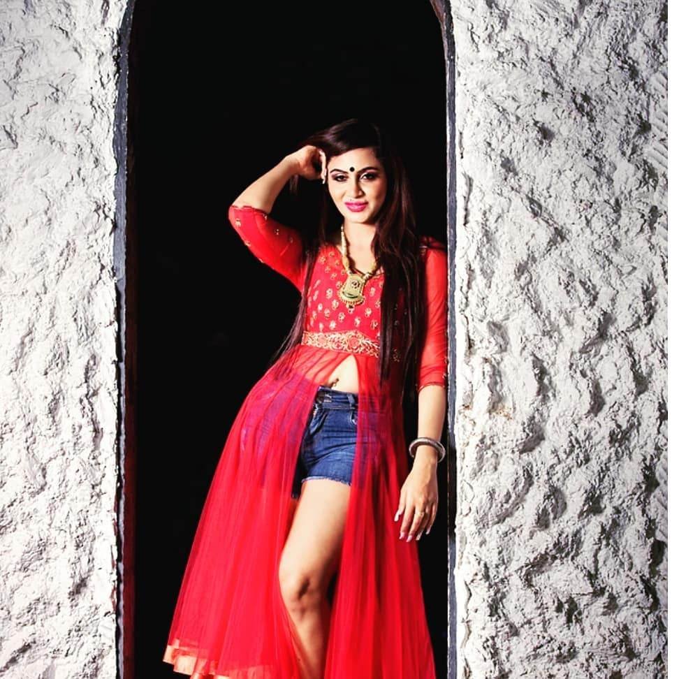 Arshi Khan, Arshi Khan birthday, Arshi Khan movies, Arshi Khan fees, Arshi Khan age, Arshi Khanphotos, Arshi Khan bigg boss 11, अर्शी खान