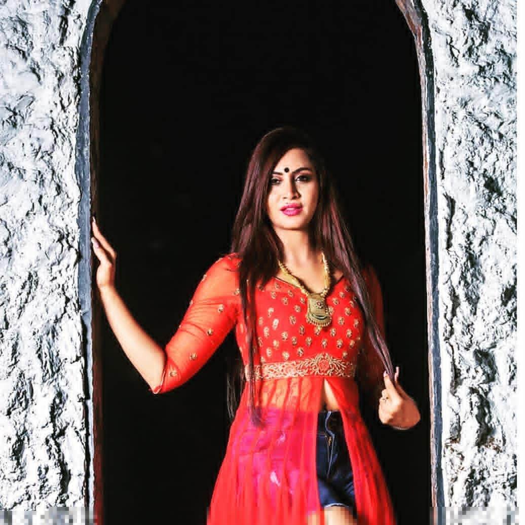 Arshi Khan, Arshi Khan birthday, Arshi Khan movies, Arshi Khan fees, Arshi Khan age, Arshi Khanphotos, Arshi Khan bigg boss 11, अर्शी खान
