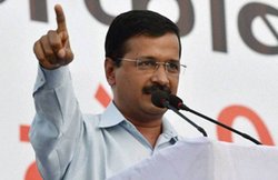 अरविंद केजरीवाल की मांग- प्रधानमंत्री फसल बीमा योजना रद्द किया जाए